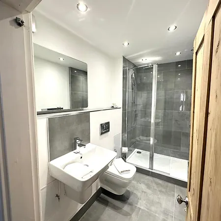 The Barrington 3*
