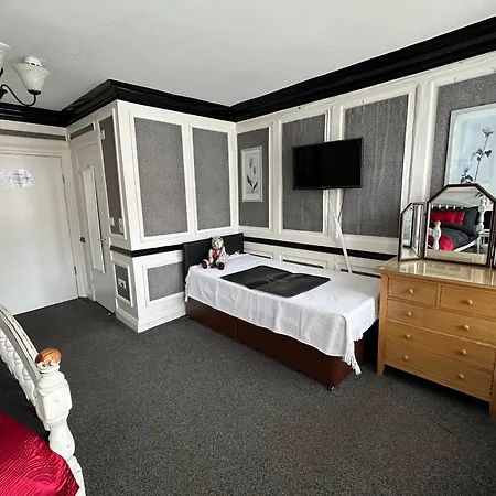 The Barrington Guest house Scarborough